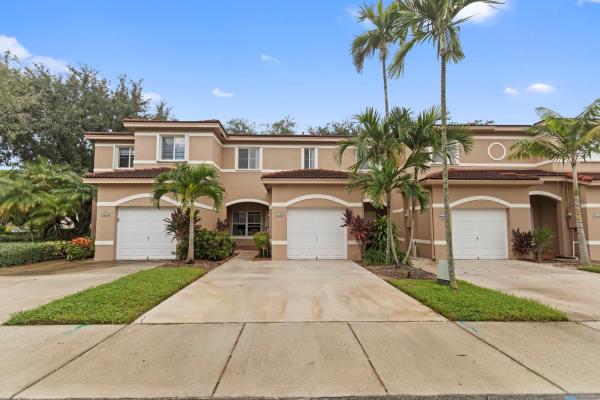 Southwood Townhomes, 7630 S S Southwood Cir #7630, Davie, Florida 33328, image 1