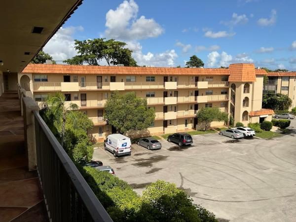 The Falls Of Inverrary, 6201 N Falls Circle Dr. #404, Lauderhill, Florida 33319, image 1