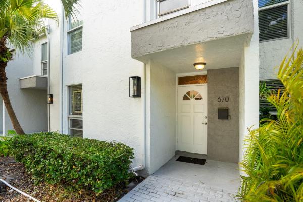 Cypress Cove, 670 Kensington Pl #5B, Fort Lauderdale, Florida 33305, image 1