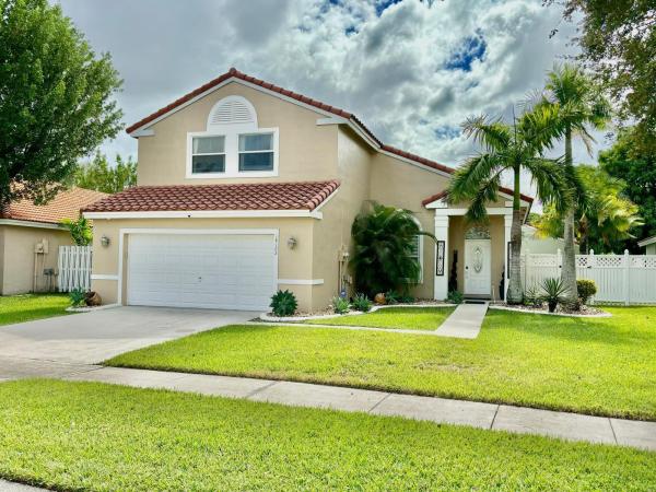 Brittany Bay At Silver Lakes, 18122 NW 19th St, Pembroke Pines, Florida 33029, image 1