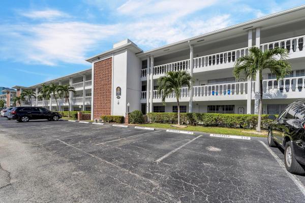 Maybury Mansions, 5203 NE 24th Ter #B-109, Fort Lauderdale, Florida 33308, image 1