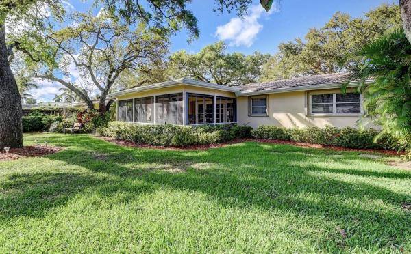 Royal Oaks Hills, 702 W Camino Real, Boca Raton, Florida 33486, image 2