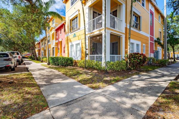 Shoma Courtyards At Royal Palm Beach, 2100 Shoma Dr, Royal Palm Beach, Florida 33414, image 1