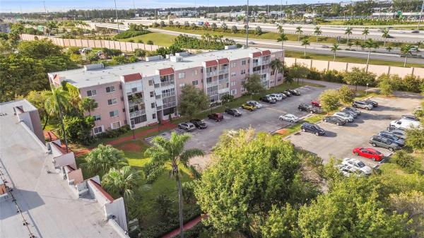 Summit Chase, 8411 NW 8th St #207, Fountainebleau, Florida 33126, image 1