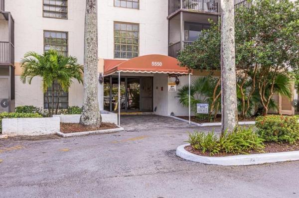Inverwood Of Inverrary, 5550 NW 44th St #410-B, Fort Lauderdale, Florida 33319, image 1