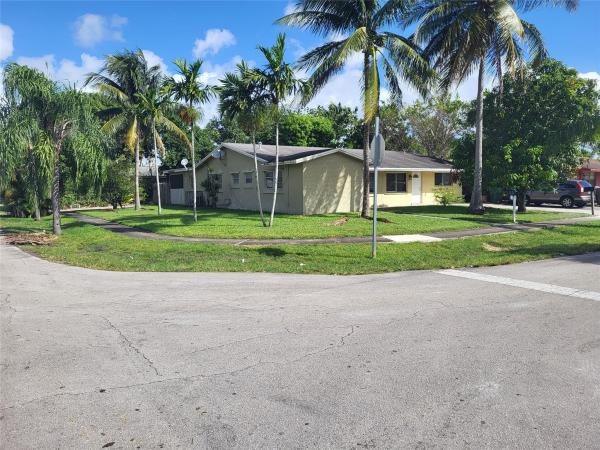 Sunshine Villas, 5421-5425 NW 17th St, Lauderhill, Florida 33313, image 1