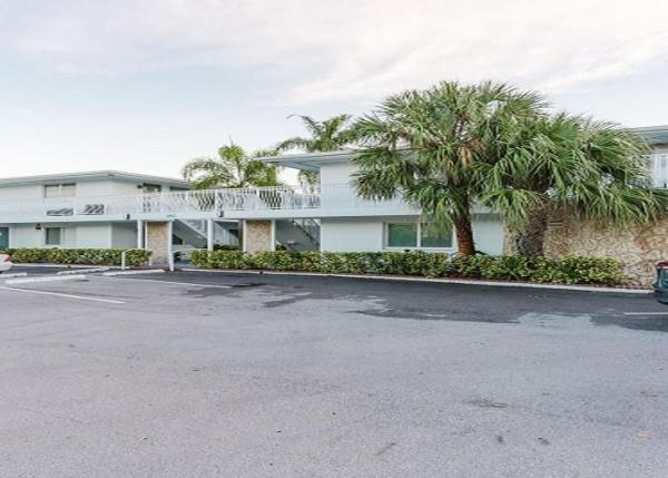 Coral Ridge Colony, 2050 NE 39th St #102, Fort Lauderdale, Florida 33308, image 1
