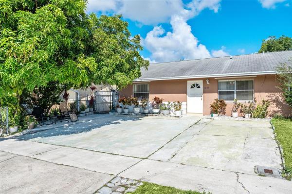 Villas Of Palm Beach, 4875 Saratoga Rd, West Palm Beach, Florida 33415, image 1