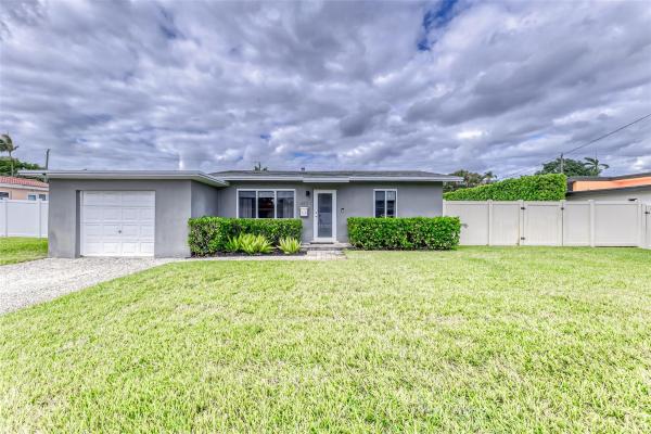 Valencia At Wilton Manors, 413 NE 23rd St, Wilton Manors, Florida 33305, image 3