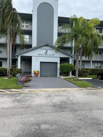 Cambridge At Century Village, 12701 SW 14th St #410, Hollywood, Florida 33027, image 1