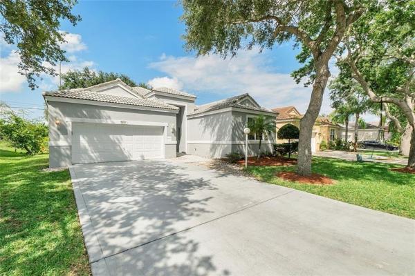 Mayfair At Parkland, 6841 NW 81st Ct, Parkland, Florida 33067, image 1