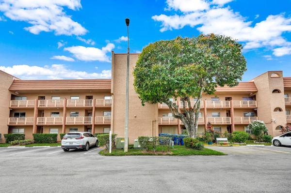 Sunrise Lakes 3, 9681 Sunrise Lakes Blvd #304, Sunrise, Florida 33322, image 1