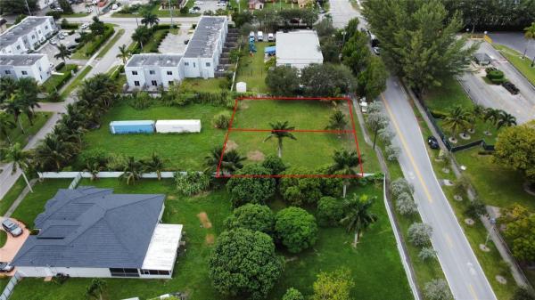 Biscayne Gardens, 159 NW 158th St STREET, Golden Glades, Florida 33169, image 1