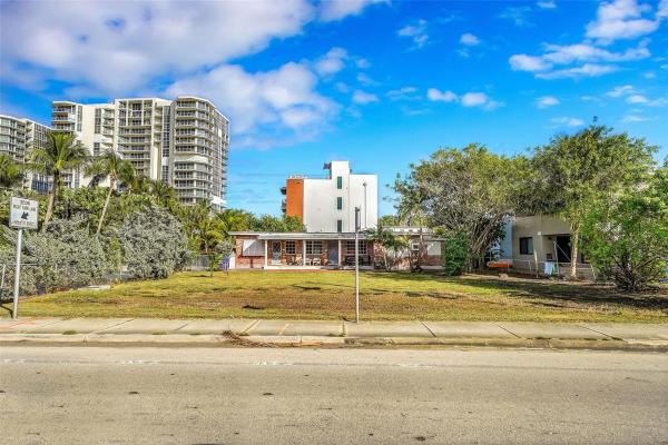 Hollywood Central Beach, 356 Balboa St, Hollywood, Florida 33019, image 1