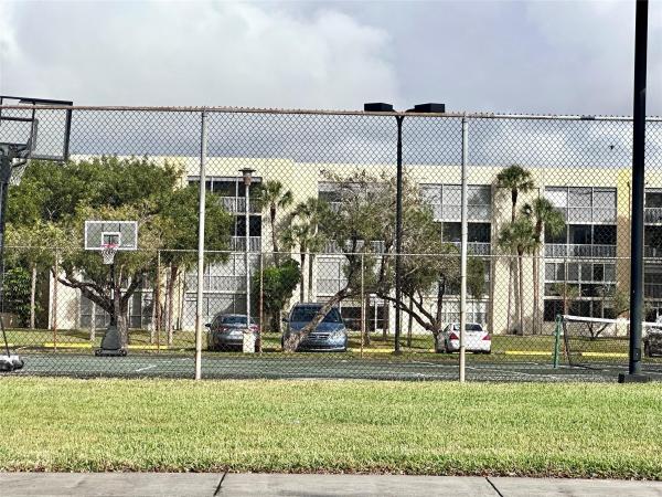 Cypress Chase North, 3161 NW 47th Ter #412, Lauderdale Lakes, Florida 33319, image 2