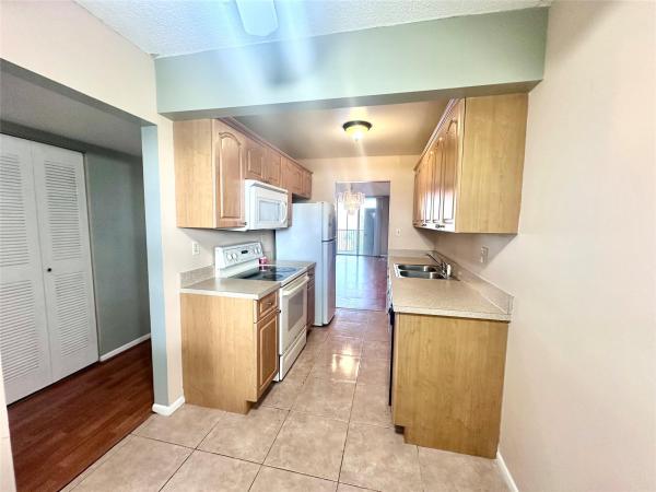 Cypress Chase North, 3161 NW 47th Ter #412, Lauderdale Lakes, Florida 33319, image 1