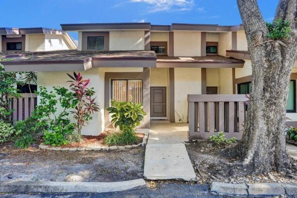 Cedar Landing At Jacaranda, 9355 SW 1st St #805, Fort Lauderdale, Florida 33324, image 1