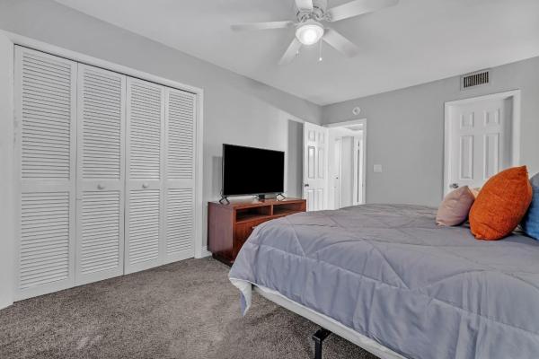 Manor Grove Village, 105 NE 20th Ct #2G, Wilton Manors, Florida 33305, image 3