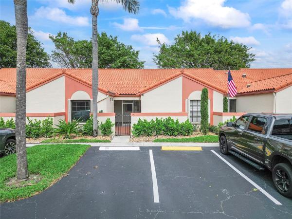 Centennial Square, 26 Centennial Ct #26, Deerfield Beach, Florida 33442, image 1