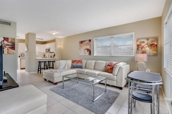 Manor Grove Townhomes, 48 NE 20th Ct #10C, Fort Lauderdale, Florida 33305, image 1
