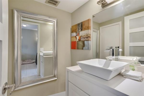 Manor Grove Village, 48 NE 20th Ct #10C, Wilton Manors, Florida 33305, image 3