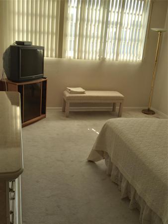 Meadowbrook Towers, 401 NE 14th #602, Hallandale Beach, Florida 33009, image 1