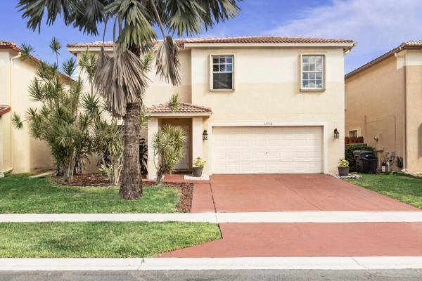 Country Glen At Rivermill, 6592 Rivermill Club Dr, Lake Worth Beach, Florida 33463, image 1