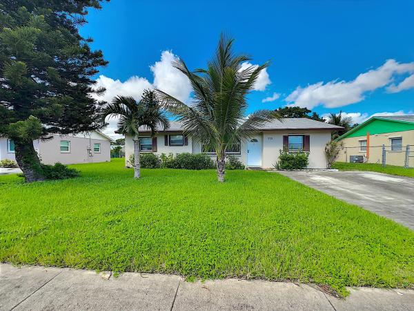 Boynton Ridge, 2131 NE 1st Way, Boynton Beach, Florida 33435, image 1