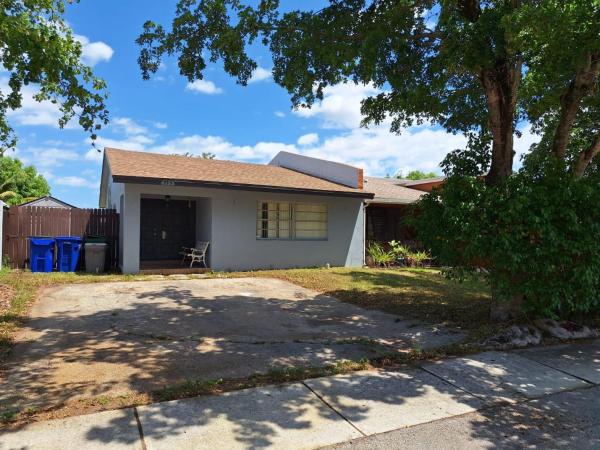 Applegreen, 6133 SW 4th St, Margate, Florida 33068, image 1