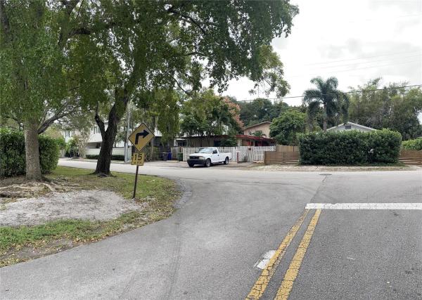 Waverly Place, 912 SW 2nd St, Fort Lauderdale, Florida 33312, image 1