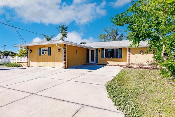 1647 Beacon Dr, Port Charlotte, Florida 33952, image 1