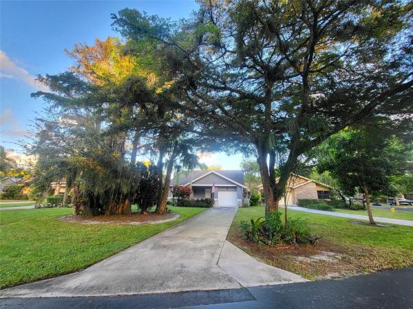 Tamarind Village, 2566 Dahoon Ave, Coconut Creek, Florida 33063, image 1