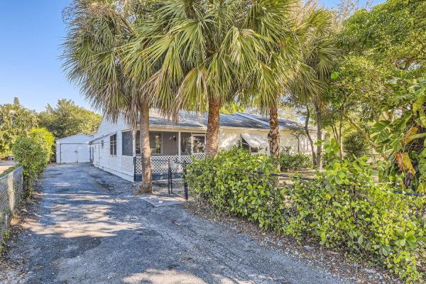 Lantana No HOA, 703 W Pine St, Lantana, Florida 33462, image 1