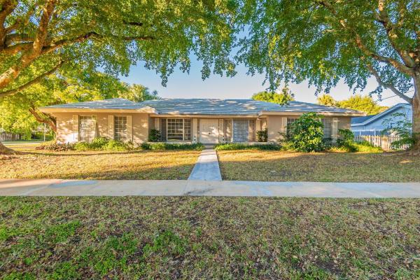 Plantations Secluded Gardens, 7381 Plantation Rd, Plantation, Florida 33317, image 1
