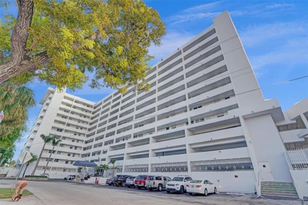 Royal Mariner, 3100 NE 49th St #1103, Lauderdale By The Sea, Florida 33308, image 1