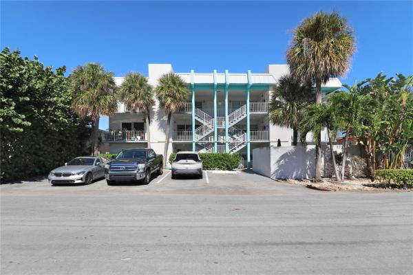 Du Barry, 2715 NE 49th St #101, Fort Lauderdale, Florida 33308, image 1