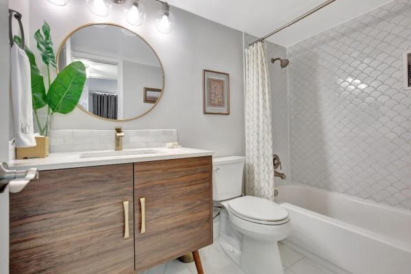 Hollybrook Golf & Tennis Club, 700 S Hollybrook Dr #104, Pembroke Pines, Florida 33025, image 1