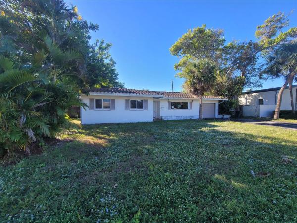 Lighthouse Manor, 2230 NE 38th St, Lighthouse Point, Florida 33064, image 1