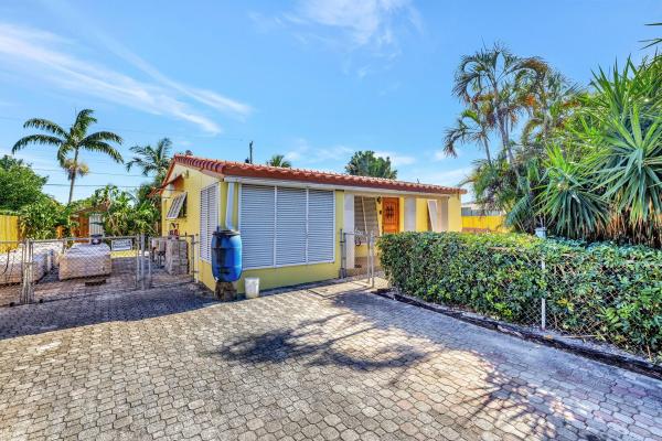 North Andrews Terrace, 5240 N Andrews Ave, Oakland Park, Florida 33309, image 1