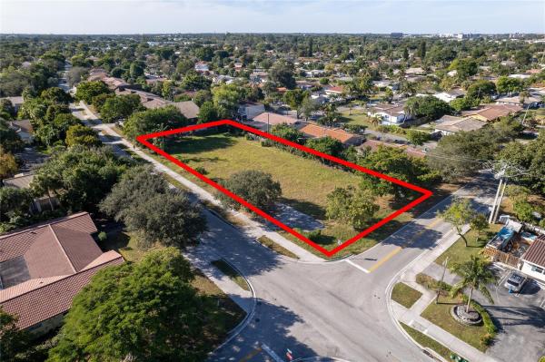 Villa Bianca, 3990 Woodside Dr, Coral Springs, Florida 33065, image 1