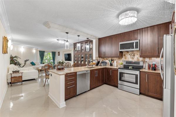 Lemans, 961 SE 20th Ave #202, Deerfield Beach, Florida 33441, image 1