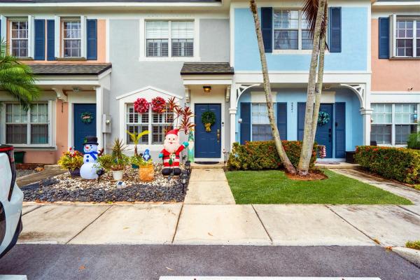 Fiesta, 5525 E Parade Pl, Margate, Florida 33063, image 1