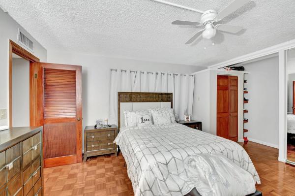 Lakewood Of Palm Springs, 364 Lake Arbor Dr, Palm Springs, Florida 33461, image 2