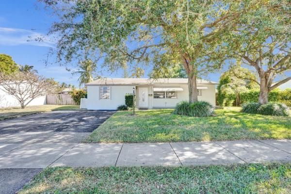 Pompano Estates, 2710 N Cypress Rd, Pompano Beach, Florida 33064, image 1