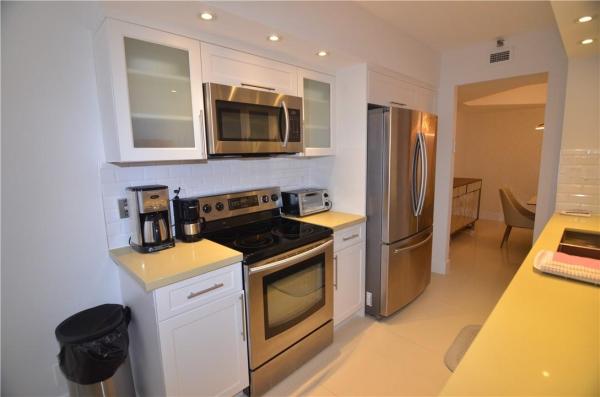 Turnberry Towers, 19355 Turnberry Way #7L, Aventura, Florida 33180, image 1