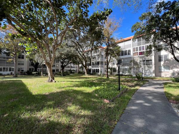 Cypress Chase, 2650 NW 49th Ave #424, Lauderdale Lakes, Florida 33313, image 1