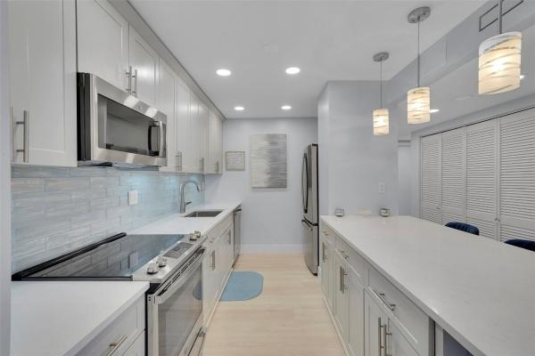 Victoria Towers, 211 S Ocean Dr #504, Hollywood, Florida 33019, image 1