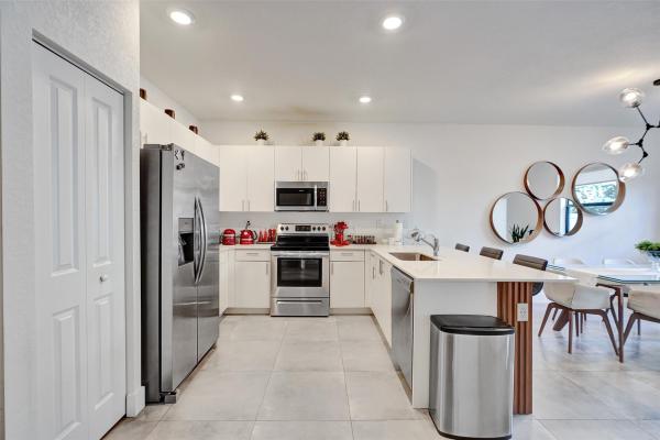 Viewpoint At Vista Lago, 20313 NW 4th Ct, Miami Gardens, Florida 33169, image 1