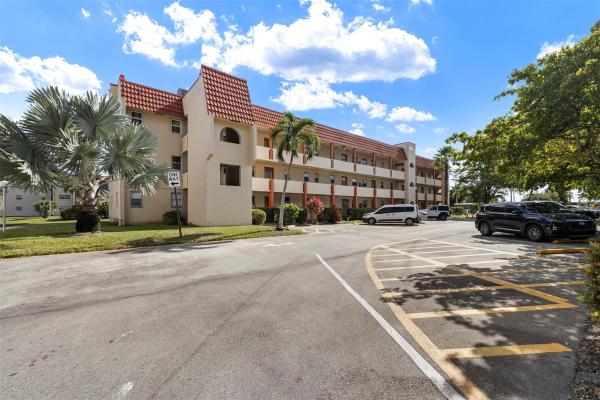 Sunrise Lakes 1, 2600 W Sunrise Lakes Dr #201, Sunrise, Florida 33322, image 1