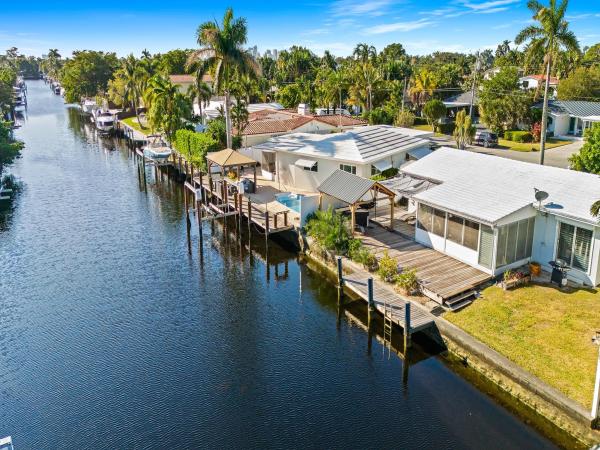 Middle River Manor, 2500 NE 18th Ave, Wilton Manors, Florida 33305, image 1